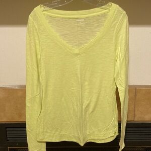 🟣 Express Women’s Sheer V-neck Top (size small)